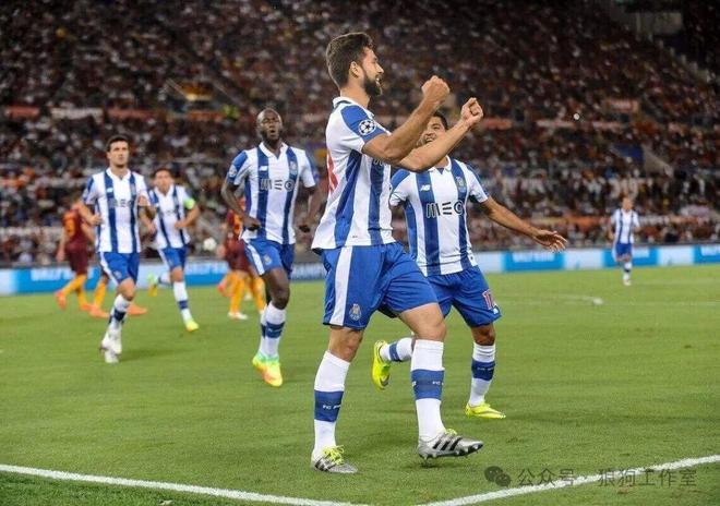 九游体育下载-本菲卡今晨门线救险斯图加特集结日单刀错失，瓦伦西亚赛前远射贴柱瞬间刷屏